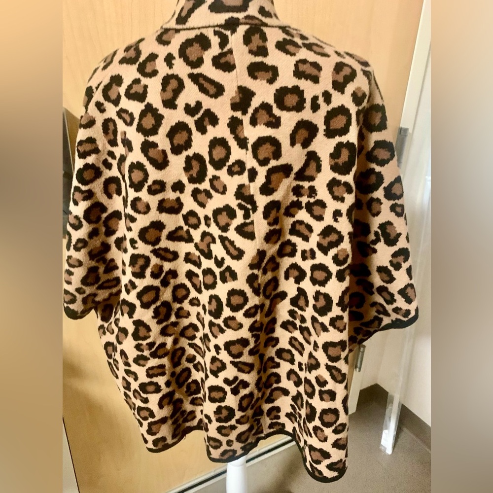 Tahari Leopard Zip Poncho – Large - Picture 4 of 6